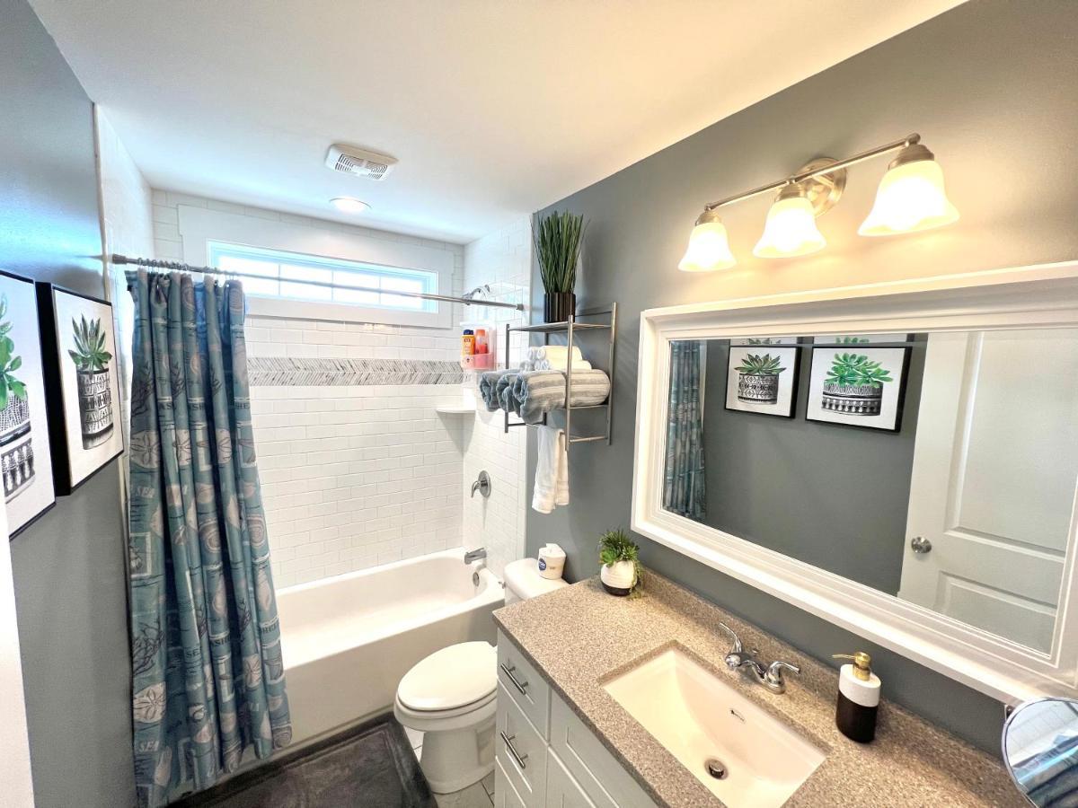 Stylish Cozy Tree House Pet Friendly!!! Wilmington Exterior foto