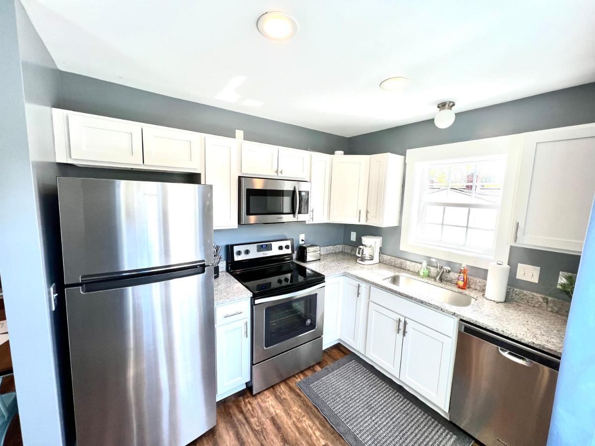 Stylish Cozy Tree House Pet Friendly!!! Wilmington Exterior foto
